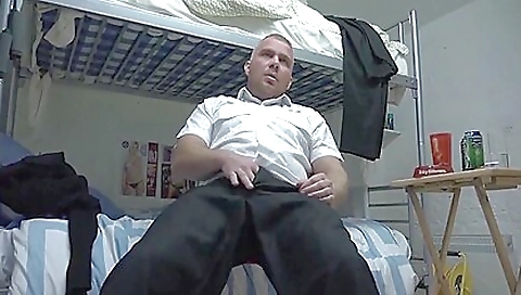 British Bear Enjoys A Hard Jerk Off Off At Home