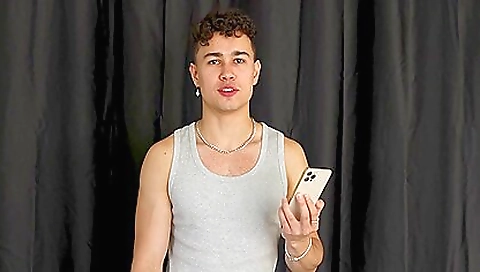 Kit Thorne - Gives A Quick Interview And Looks Hot Too