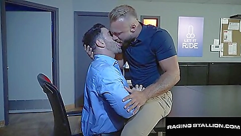 Bleu Eyed Stud Boss Flip Fucks Employee On Conference T